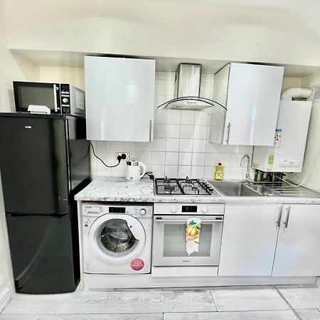 Appartement Cosy Private Flat In London, Free Parking On Premise à Carshalton Extérieur photo