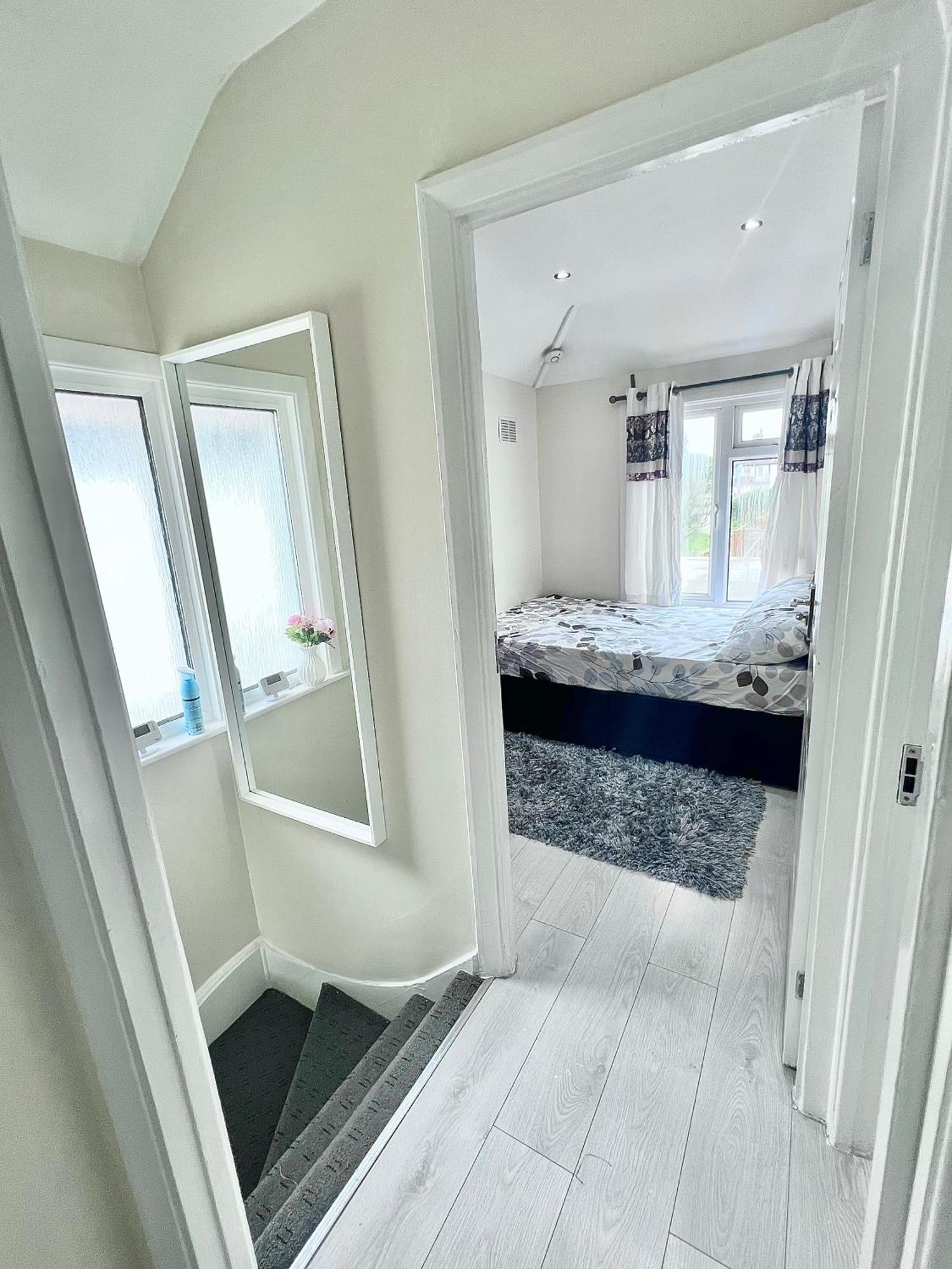 Appartement Cosy Private Flat In London, Free Parking On Premise à Carshalton Extérieur photo
