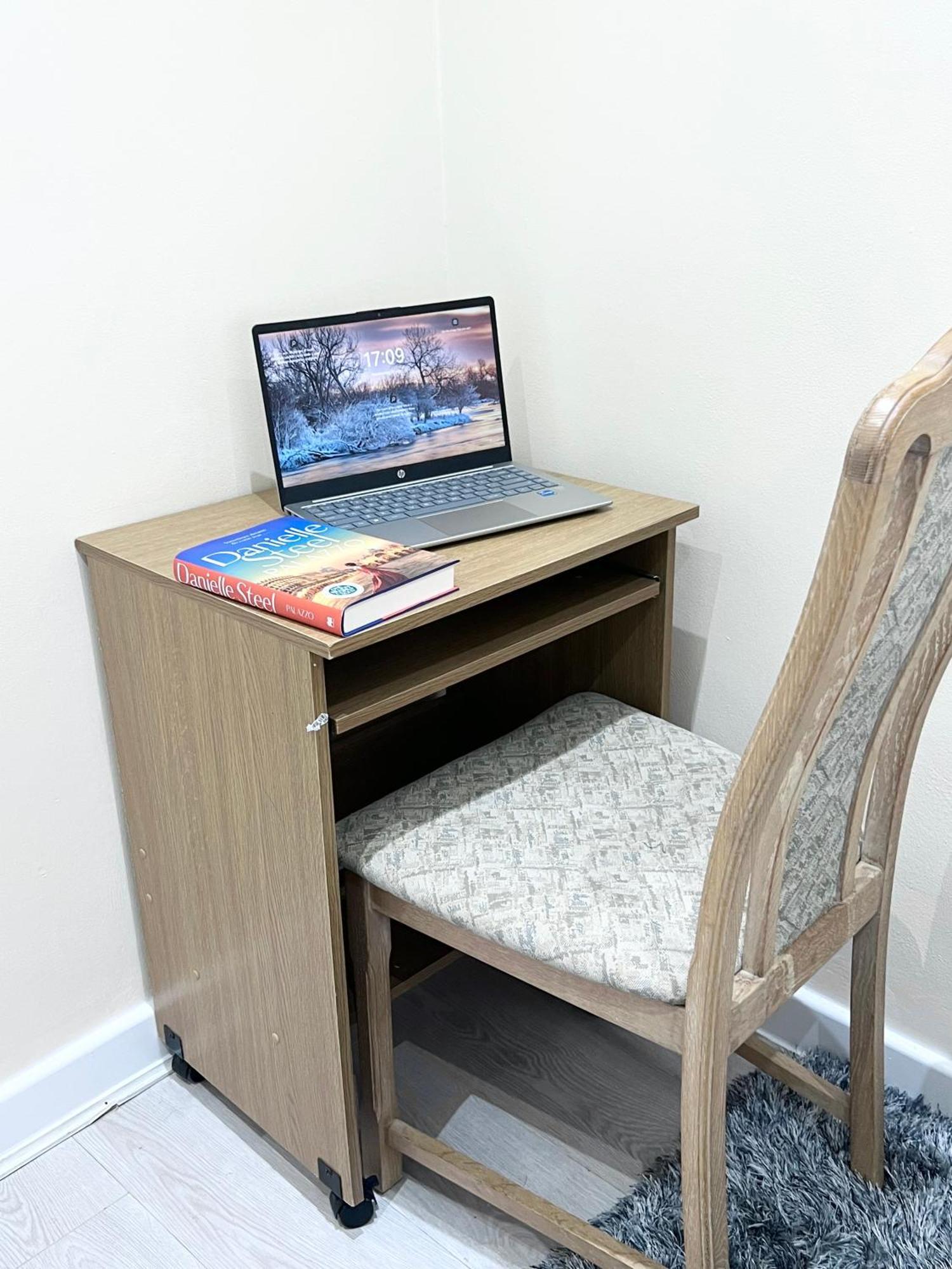 Appartement Cosy Private Flat In London, Free Parking On Premise à Carshalton Extérieur photo